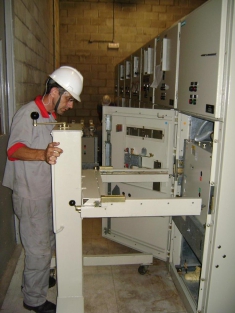 Imagem DISJUNTORES DE ALTA E BAIXA TENS�O